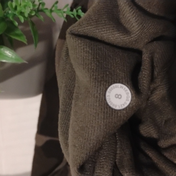 lululemon athletica Ready to Rulu High Rise Jogger. Womens size 8. Green Camo. - Picture 13 of 13